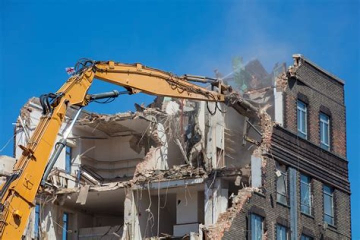 Does demolishing a floor destroy it completely?