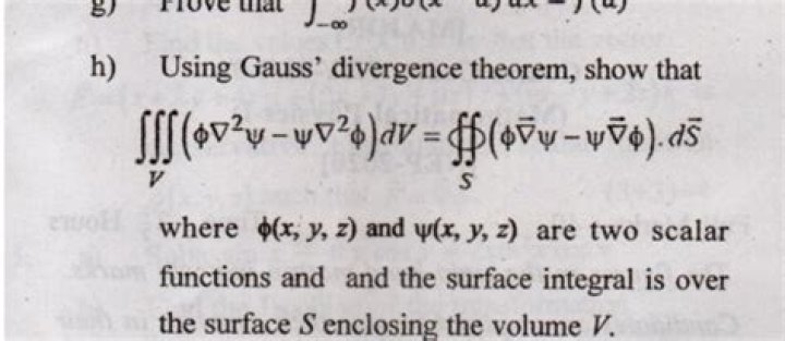 Gauss Divergence theorem gives a wrong result for a surface integral