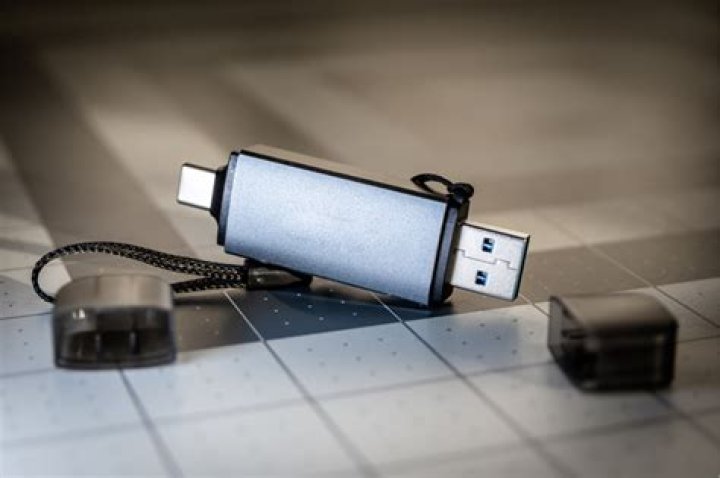 How can you burn an ISO image on a USB Flash Drive using K3b? [duplicate]