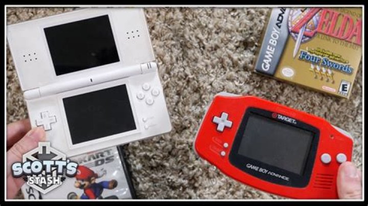 How can you record gameplay from both screens on the Nintendo DS?