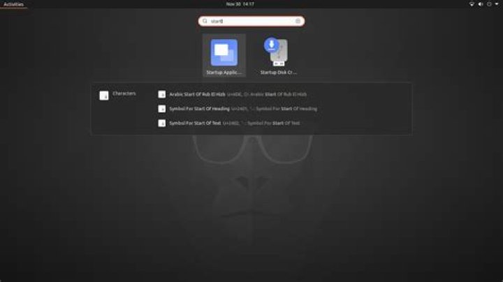 How do I manage applications on startup in GNOME 3?